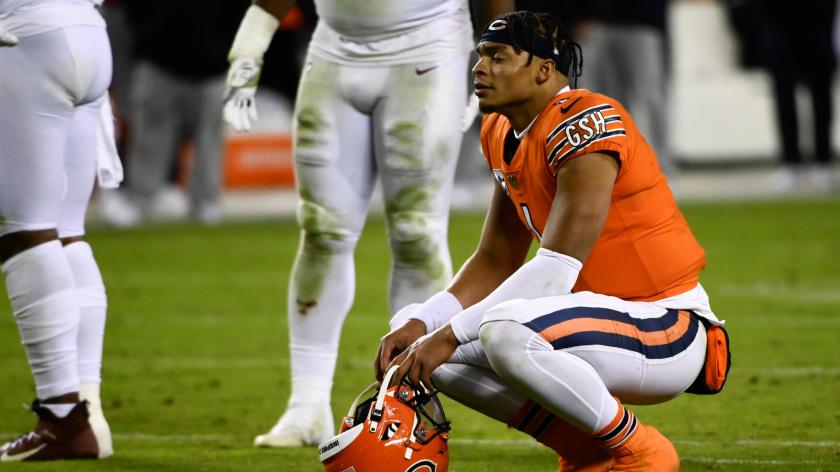 La détresse du quarterback des Chicago Bears Justin Fields